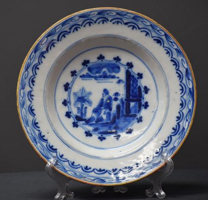 null Pair of 18th century Delft plates with Chinese decoration.

Ø 23 cm. ( very...