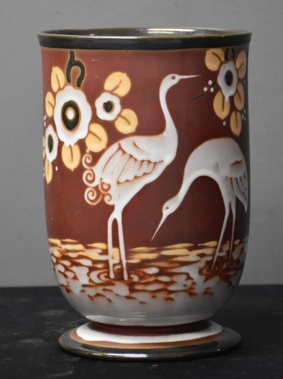 null 波希-凯拉米斯花瓶，带水手装饰。D 2531.高度20.5厘米。