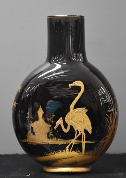 null Rare Japanese vase in Herbatte hyalite crystal, decorated in gold with pagodas...