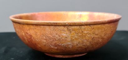 null Chinese hard stone bowl. Ht 5 cm. Ø 14,5 cm.