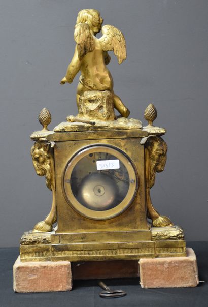 null Gilt bronze clock with Cupid decoration Napoleon III period. Ht 34,5 cm without...