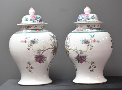 null Pair of Chinese porcelain vases decorated with birds and pomegranates. ( one...