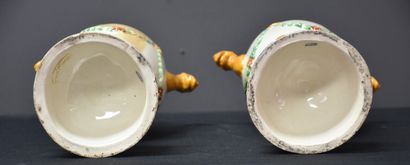 null Pair of rotten earthenware pots polychrome 18th century, handles with animal...