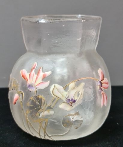 null Art nouveau vase in acid-etched glass with enamelled flower decoration. Ht 10...