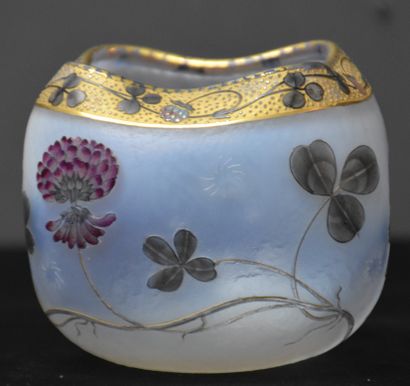 Antonin Daum ( 1864-1930) Antonin Daum ( 1864 - 1930 ). Acid decorated vase of flowers...