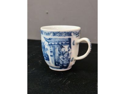 null 18th century white Chinese porcelain cup with wise men decoration. Ht 6 cm.