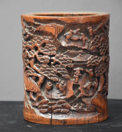 null Paire de pots à pinceaux chinois en bambou sculpté XIX ème siècle. Ht 18 cm...