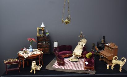 null Doll's furniture set composed of various furniture and small accessories.

(...