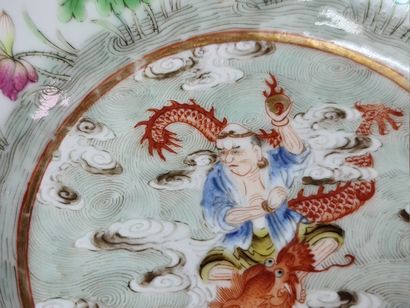 null Pair of Chinese porcelain bowls decorated with characters on a dragon. Early...