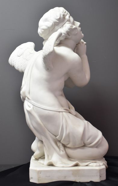 null Sculpture en biscuit blanc " L'ange en dévotion ". 

Ht 67 cm . Signé A. Godart...