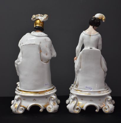null Couple in Porcelaine de Paris. The man in the helmet and the elegant one in...