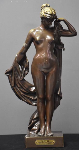 null Pierre Etienne Daniel Campagne. Bronze with brown patina. 

"Phryne in front...