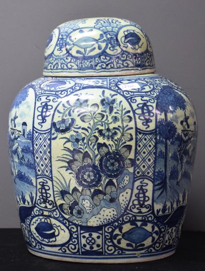 null Antique covered vase in Delft earthenware. Mark with three acorns. Firing defects,...