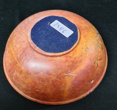 null Chinese hard stone bowl. Ht 5 cm. Ø 14,5 cm.