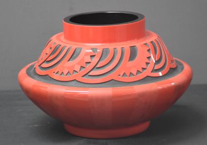 Paul BERNARD (1935-1992) Paul BERNARD (1935-1992) - Gobena Vase art déco en verrerie...