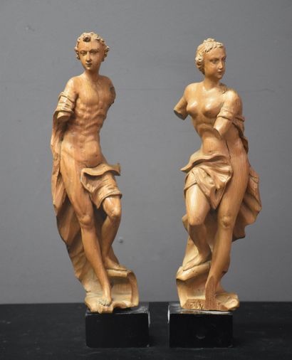 null Paire de sculptures finement travaillées de style baroque. Ht : 27 cm.