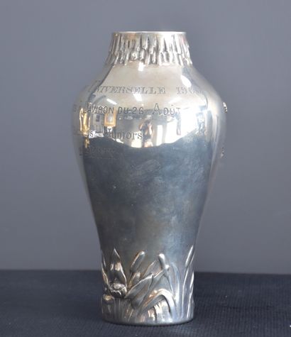 null Vase coupe art-nouveau en argent "Régates à l'aviron 1900" par l'orfèvre français...