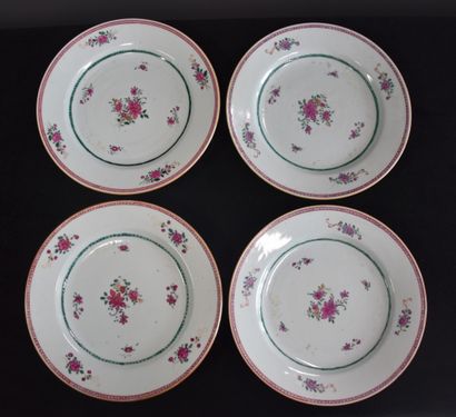 null Série de 4 assiettes en porcelaine XVIII ème de la compagnie des Indes. ( petites...