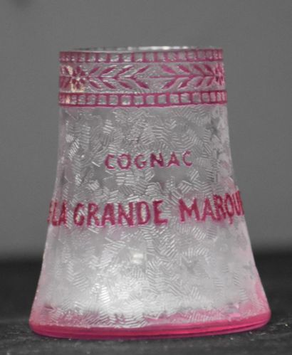 null Petit vase en cristal Guilloché de Saint Louis vers 1900 faisant réclame du...