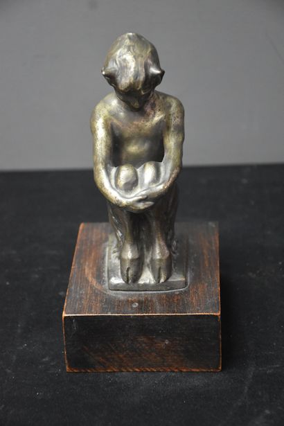 Eugène Canneel (1882-1966)., Eugène Canneel (1882-1966). Jeune faune en bronze argenté...