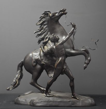 null Bronze cavalier antique au cheval, version droite des chevaux de Marly d'après...