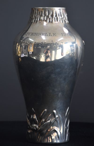 null Vase coupe art-nouveau en argent "Régates à l'aviron 1900" par l'orfèvre français...