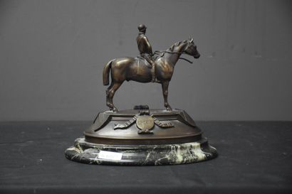 null Bronze équestre vers 1930. Trophée d'epsom Paris. Ht : 16 cm (hors socle). Ht...