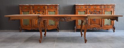 null Louis XV style 9 piece dining room in mahogany. Quality work around 1900.