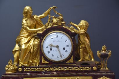 null 
Importante pendule d'époque Louis XVI en bronze doré et marbre griotte rouge....