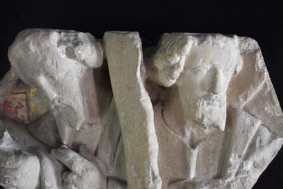 null Clé de voûte en pierre sculptée représentant 2 apôtres. Epoque gothique. Ht...