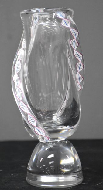 null Val-Saint-Lambert crystal vase decorated with two twisted coloured net fins....