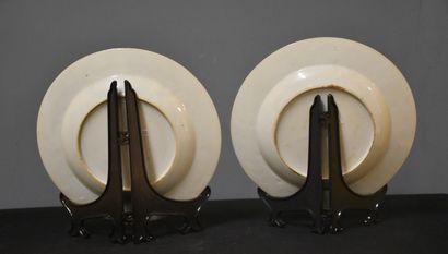 null Paire d'assiettes en porcelaine de Chine de la compagnie des Indes à décors...