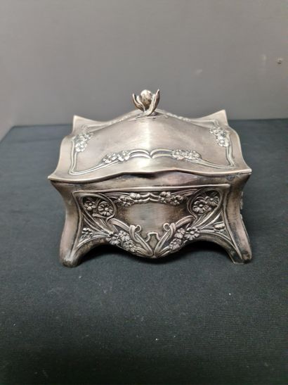 null Set of four solid silver boxes circa 1900/1920. Total weight : 1530 grams.