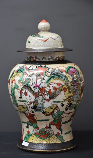 null Nanking porcelain vase. Height : 45 cm.