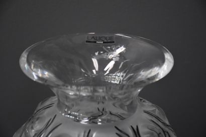 null Lalique. Vase Epine. Cristal incolore. Emaillé Noir Travail contemporain vers...