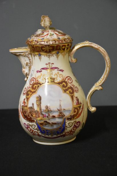 null Service tête à tête en porcelaine Meissen décoré de scènes portuaires et composé...