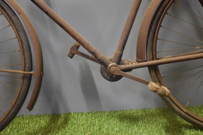 null Ancien vélo début XX ème de la F.N. dans l'état, à restaurer.
