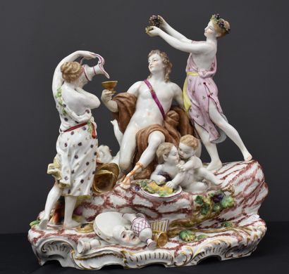 null Le triomphe de Bacchus. D'après Taraval. Groupe en porcelaine polychrome début...