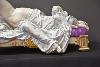 null Important sculpture in Andenne porcelain : Elegant half-naked woman on a meridian....