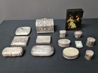 null Collection of silver boxes with various hallmarks. Most of them end of 19th...