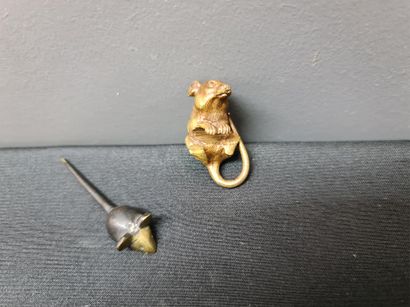 null 一套两件的维也纳青铜器：一只老鼠和一只老鼠。高：18和6毫米。