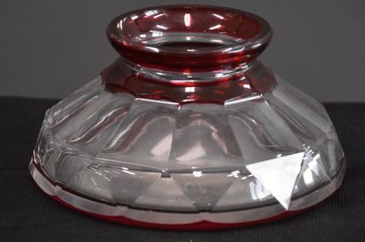 null Vase model " Rénovation " in cut crystal from Val Saint Lambert. Height : 10...
