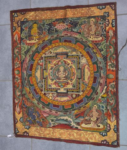 null 藏族唐卡尺寸：100 x 83厘米。