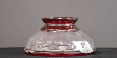 null Vase model " Rénovation " in cut crystal from Val Saint Lambert. Height : 10...