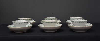 null Set of 6 porcelain cups and saucers presumed to be from the Compagnie des Indes....