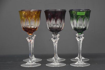 null Série de 6 vases en cristal taillé du Val-Saint Lambert (?).