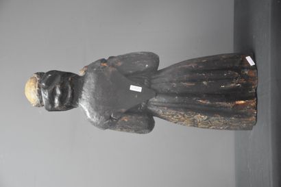 null Bois sculpté représentant un moine fin XVII ème origine Espagne. Ht 61 cm.