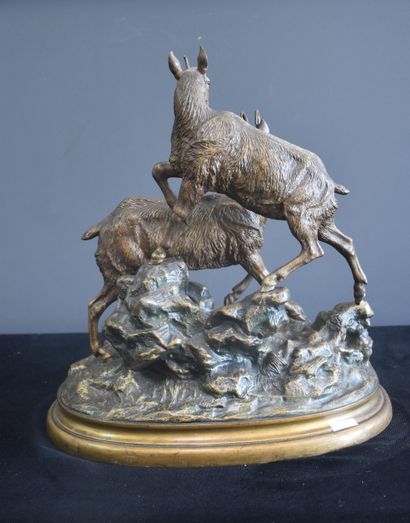 Jules Moigniez (1835-1894) Jules Moigniez (1835-1894). Bronze animal : group of chamois...