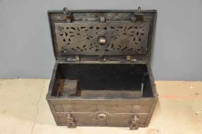 null Nuremberg chest from the 18th century. The interior contains a small niche....