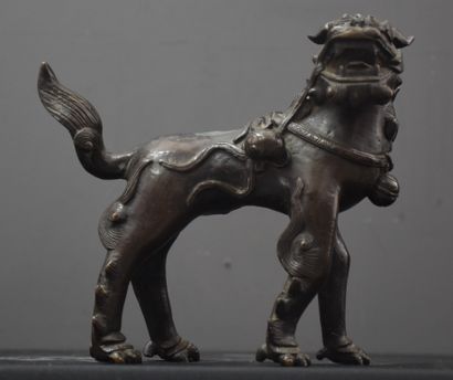 null Bronze chimera. Ancient Asian work. Retouch on the back. Height : 17 cm